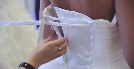 Hogyan csipke menyasszonyi ruha