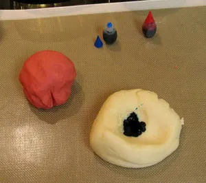 Hogyan készítsünk házi gyurma play-doh