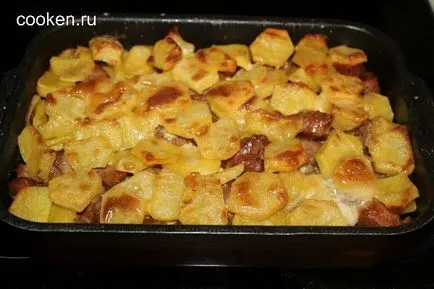 A burgonya és a hús a sütőben - a recept egy fotó