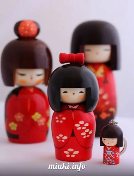 Kokeshi - Japán fabábu, borított festmények, miuki Mikado • Virtual Japán