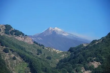 Gyönyörű és veszélyes vulkán Etna Szicíliában