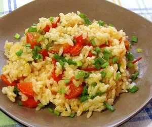 Zöldség párolt rizzsel