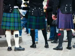 Miért skót szoknyát viselnek (kilts)
