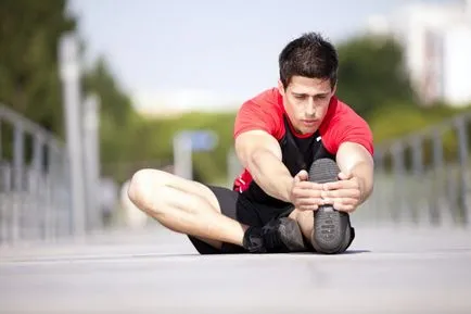 Bemelegítés edzés előtt otthon, és a közönség, hogyan kell csinálni, és milyen gyakorlat videók