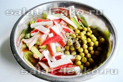 Saláta Tarisznyarák, uborka és sült burgonyával