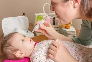 Препаратите за носа промивка за бебета не само