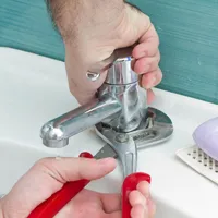 Flowing robinet - robinet pe cont propriu eliminarea scurgerilor, înlocuirea garniturilor de etanșare