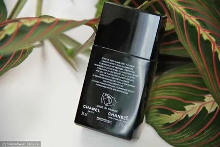 Tone Cremă-fluid de perfecțiune Lumiere catifea spf 15 de la chanel