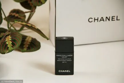 Tone Крем-течност съвършенство Люмиер кадифе SPF 15 от Chanel