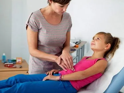 A gyermeknek fáj a has alsó részén, a bal oldalon, jobbra, középre - a fő oka