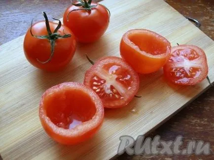 salata delicioasa de ficat de cod în tomate - rețeta cu o fotografie