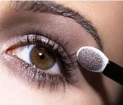 Грим за кафяви очи брюнетки (нюанс Мери ключ), козметика и лична хигиена