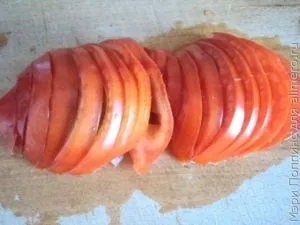 Фурна за тестени изделия с домати и гъби