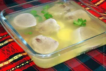 limba aspic - limba carne de vită fiartă cu legume în jeleu