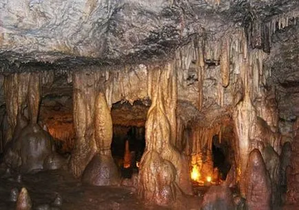 Най-Пещера Azishskaya