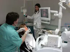 Kétfokozatú implantáció