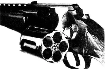 Avantajele și dezavantajele revolvere și pistoale
