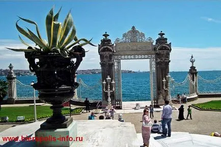 Palatul Dolmabahce din Istanbul