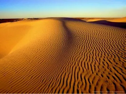 Dunes и пясъчни дюни в снимки