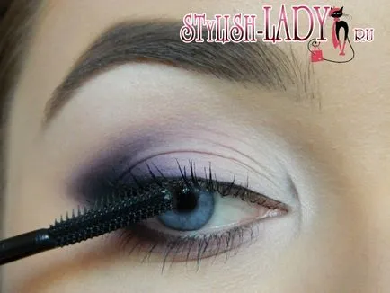 Violet make-up a kék és szürke szem, lépésről lépésre fotókkal