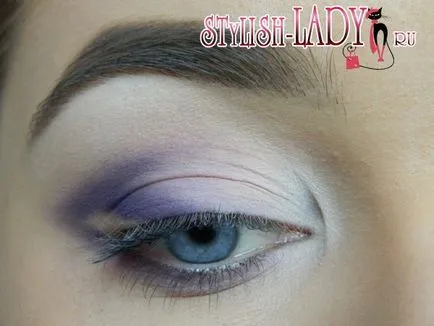 Violet make-up a kék és szürke szem, lépésről lépésre fotókkal