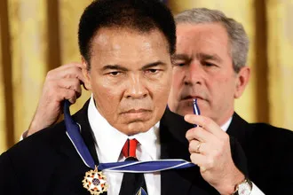 Acum un an a murit marele boxer Muhammad Ali