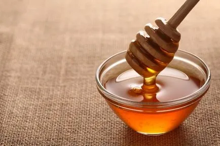 masca de miere se confruntă cu modul de a găti pe bază de produse apicole