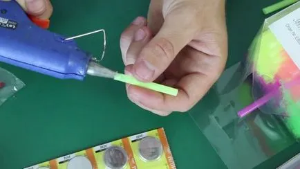 Hogyan készítsünk egy elektronikus kapcsoló harapni a saját kezét