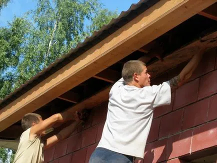 Hogyan tegyük az eresz soffits a kezüket