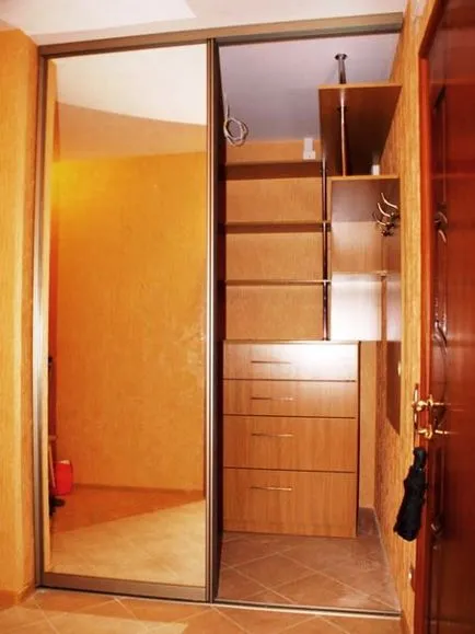 camera de depozitare în apartament, ambele din dulap pentru a face un dressing cu propriile sale mâini, dressing de