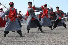 Costumul Folk (costum și cazaci cazaci)