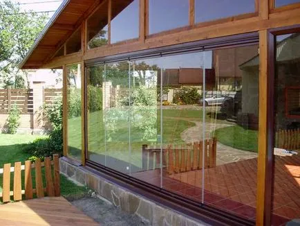 Beüvegezett veranda, funkciók üveg veranda, tornác példák üvegezés fotó