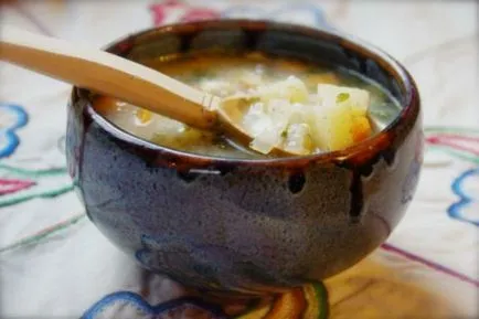Lépésről lépésre recept készült rizzsel és uborka egy fotó - egy otthoni leves