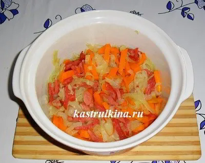 Recept káposzta egy mikrohullámú sütő kolbász, a bor