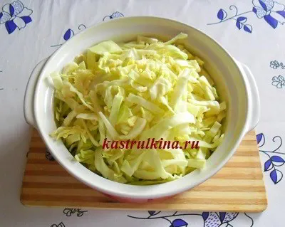 Recept káposzta egy mikrohullámú sütő kolbász, a bor