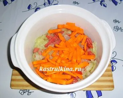 Recept káposzta egy mikrohullámú sütő kolbász, a bor