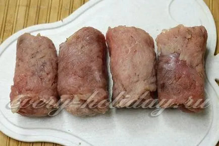 Rolls de carne de porc cu rosii si branza - reteta cu o fotografie