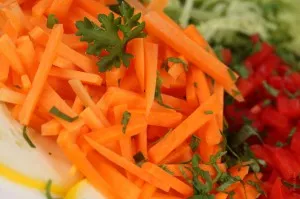 салата от моркови