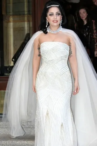 Скоро на сватбата на Лейди Гага носи сватбена рокля на адрес в Канада