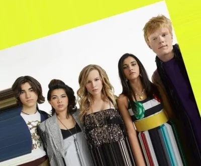 Versuri noi suntem mai mult decât doar prieteni minus - Lemonade Mouth citi și asculta, Lemonade Mouth