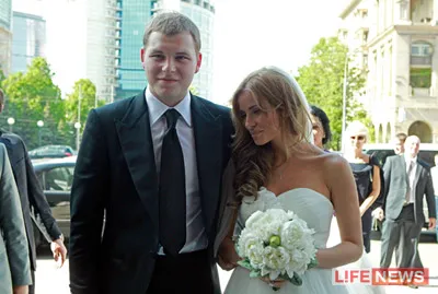 Esküvői Fyodor Bondarchuk és lánya Michael Mamiashvili összegyűjtött 700 fő - Hírek - Hírek