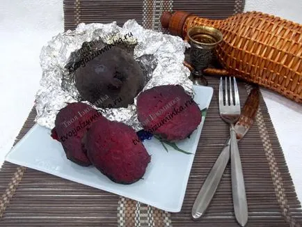 Beets sült a kemencében a fólia és teljes hüvely recept