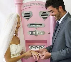 Уникална сватба вендинг банкомат
