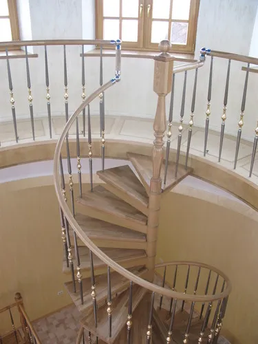 Befejező lépcsők fa fém, fa monolit vasbeton szerkezetek (fotó és videó)