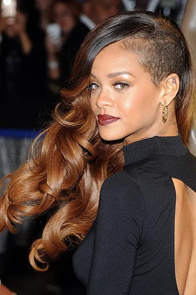A brit elemzi a legrosszabb frizura Rihanna a 21. században, pletyka