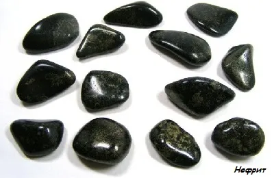 Fekete jade tulajdonságai és érdekelt kő