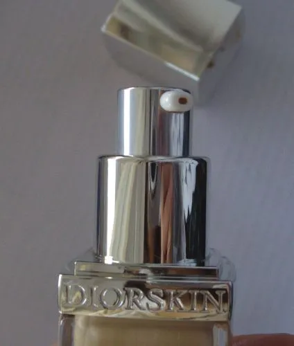 Mintegy krémek diorskin nude® №021 (vászon) Dior vélemény