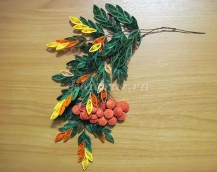 Panouri în tehnica quilling „ramură Rowan“