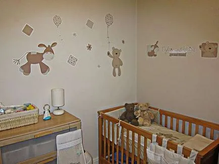 Gyermekek stencil a hálószobában