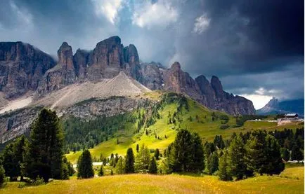Доломити (Италия) разглежда как да стигнете до планината